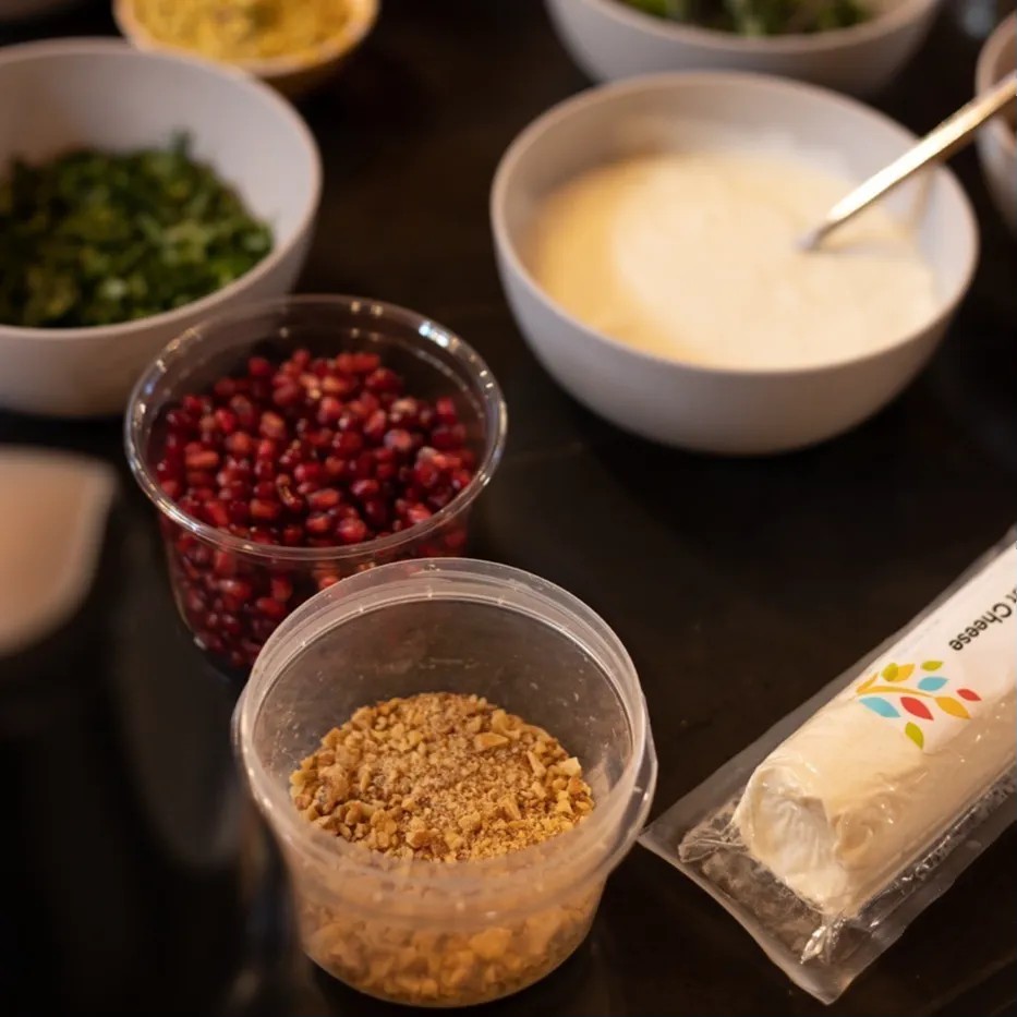 Image alt description