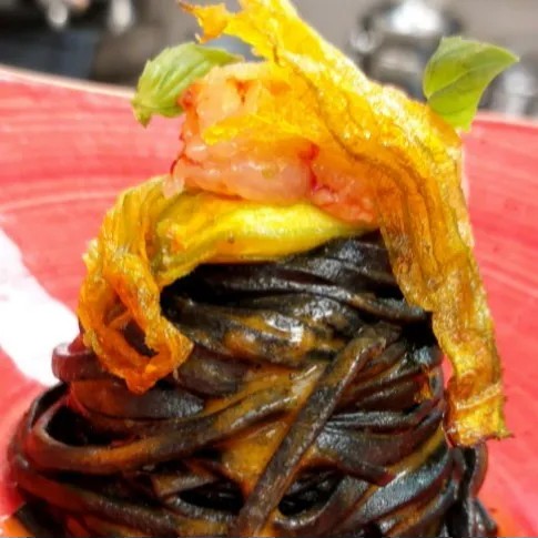 Image alt description