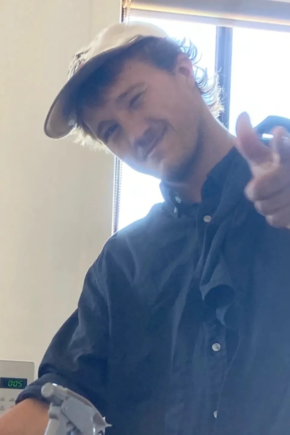 Image alt description