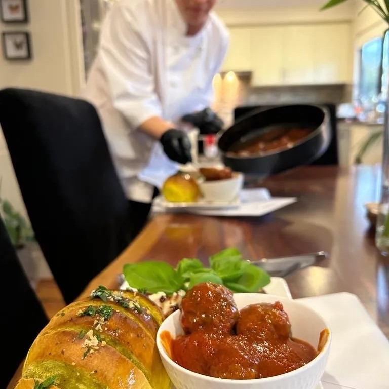 Image alt description