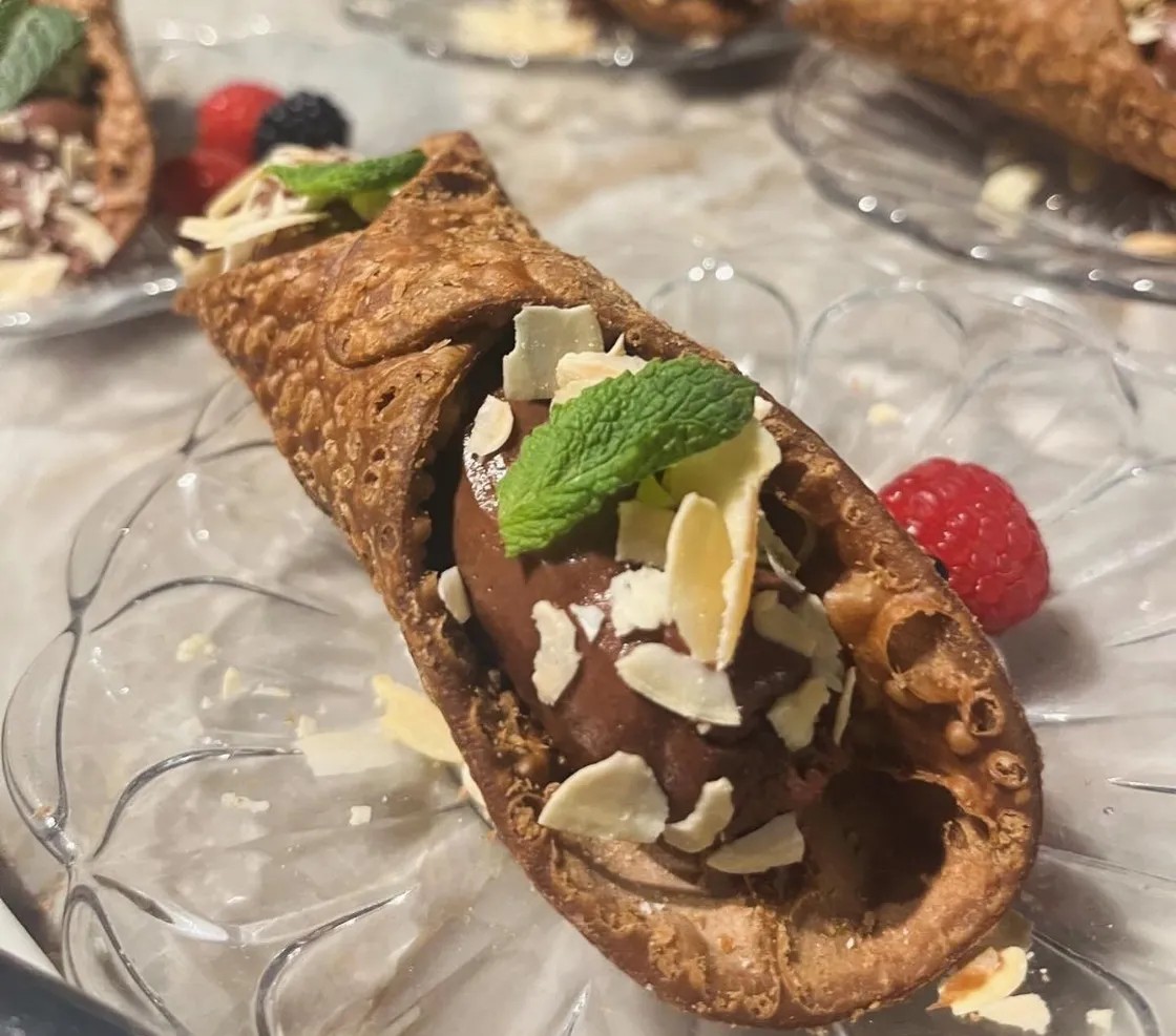 Image alt description