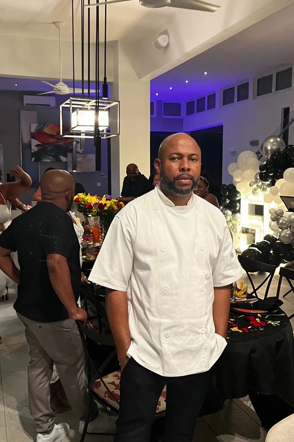 Image alt description