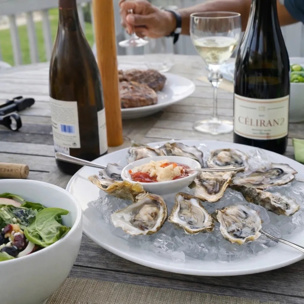 Image alt description