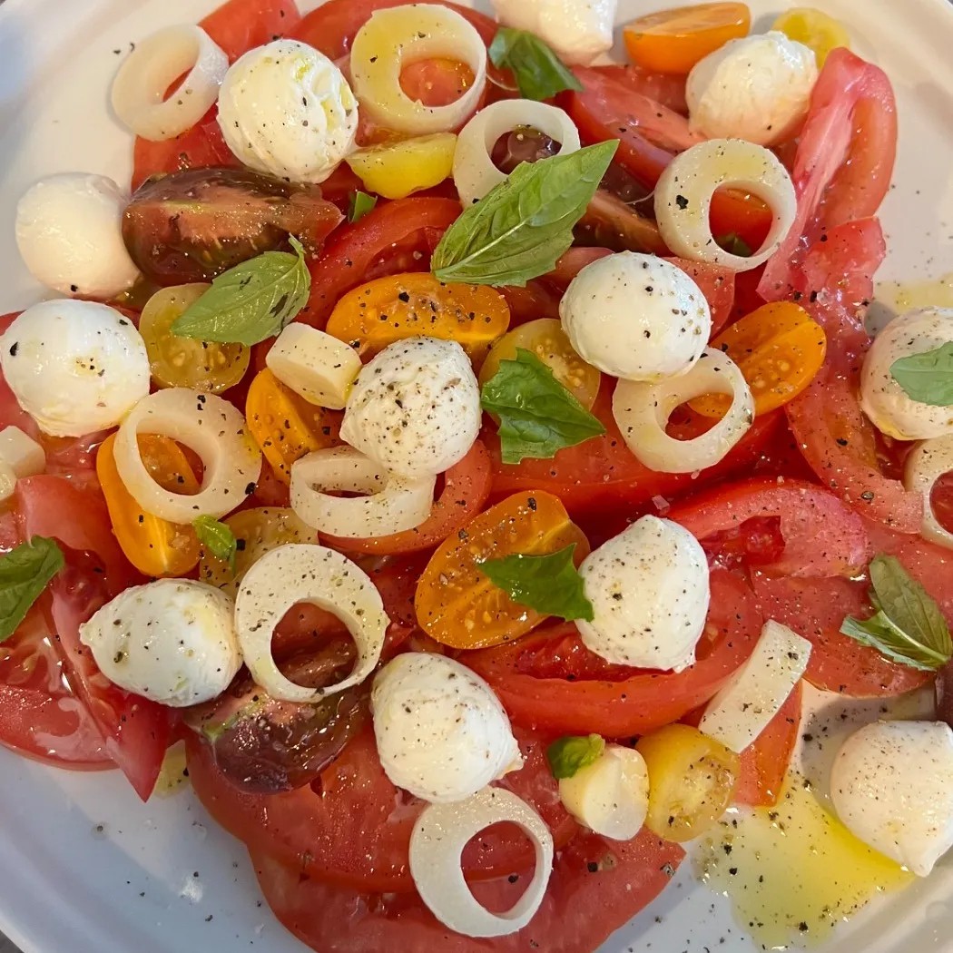 Image alt description