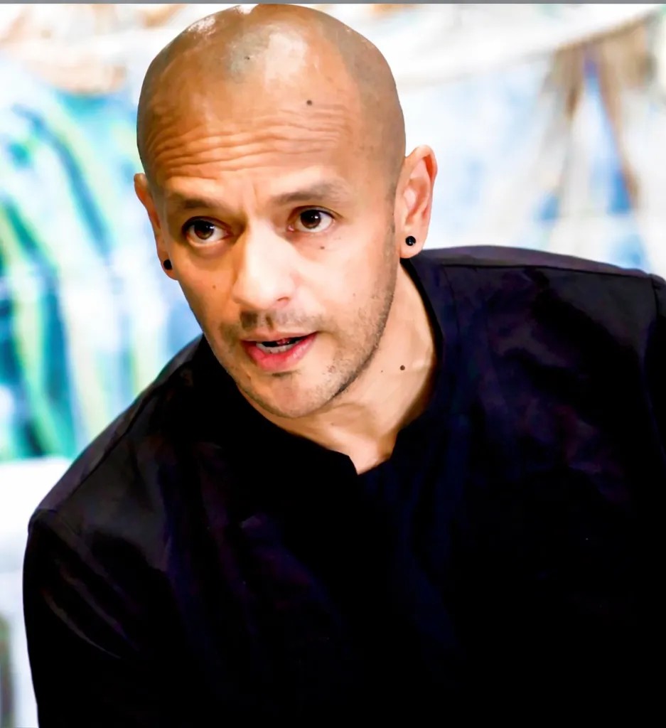 Image alt description