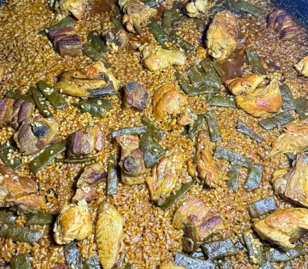 Image alt description