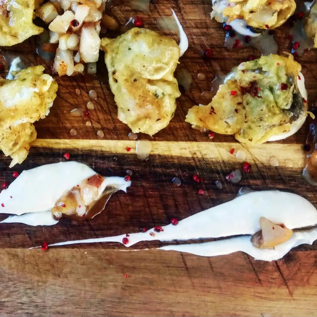 Image alt description