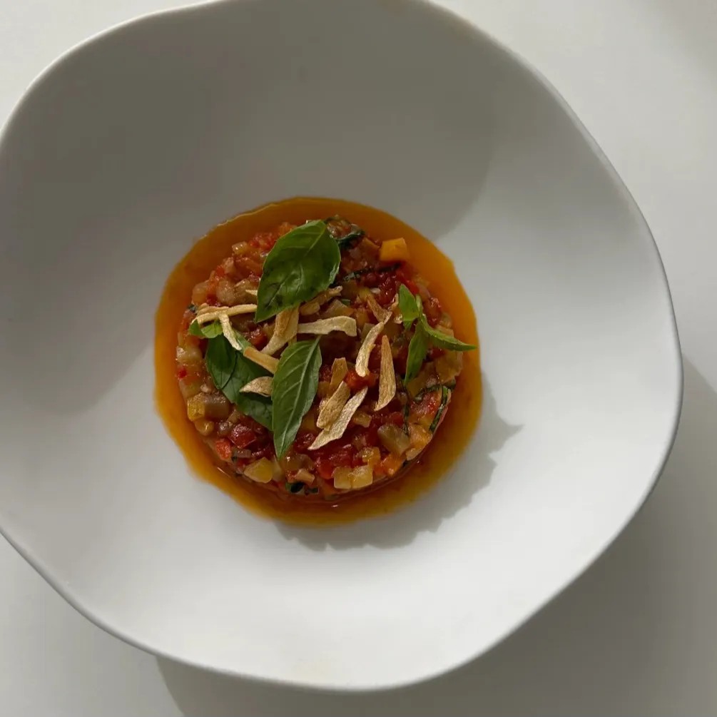 Image alt description