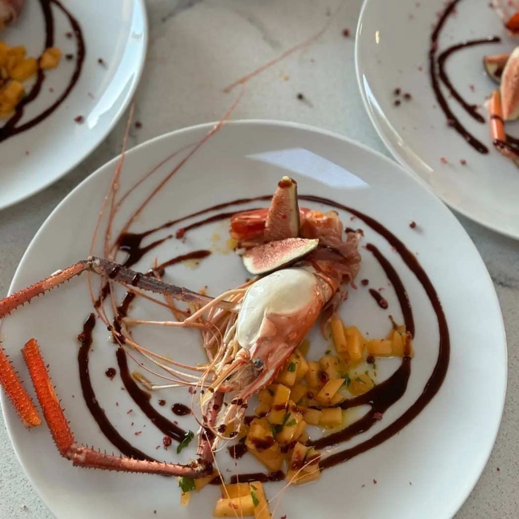 Image alt description