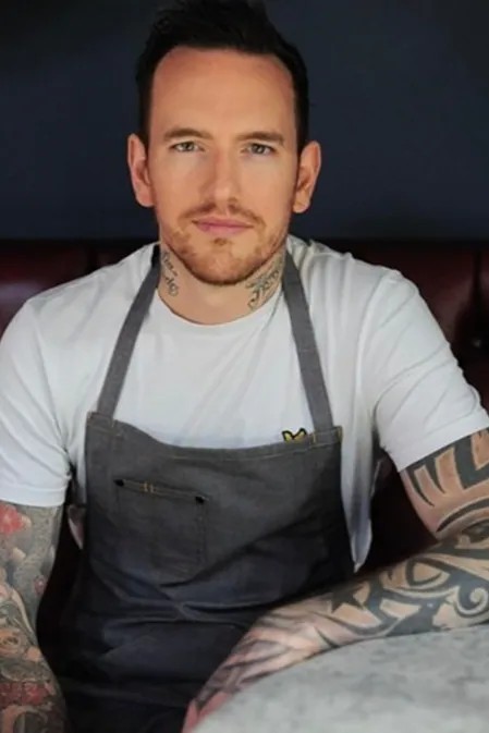 Image alt description