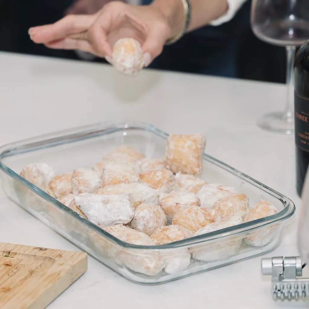 Image alt description