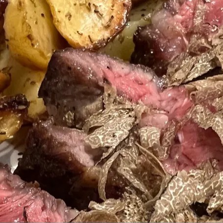 Image alt description