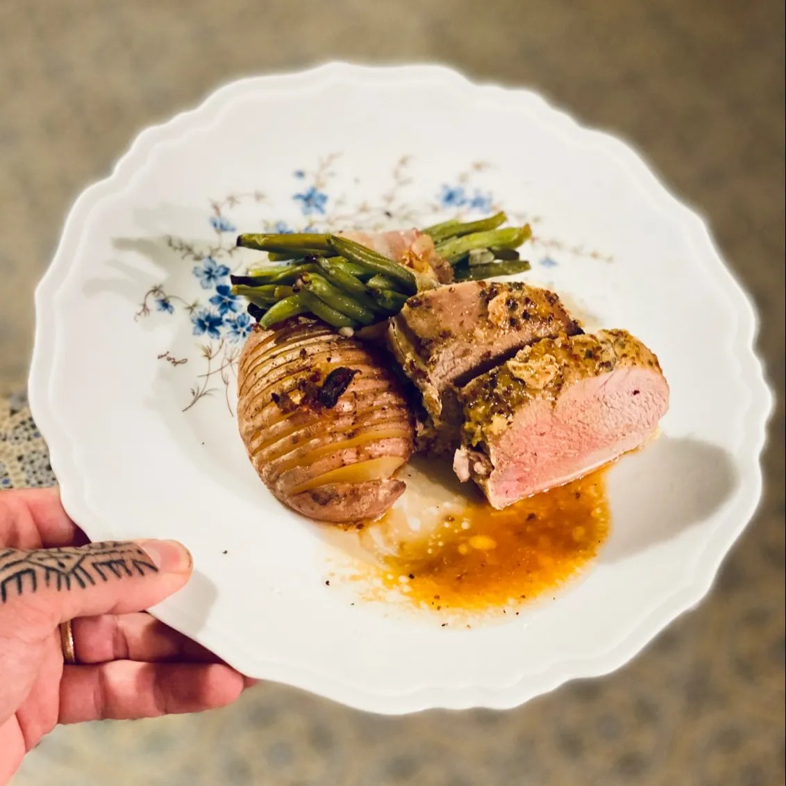 Image alt description