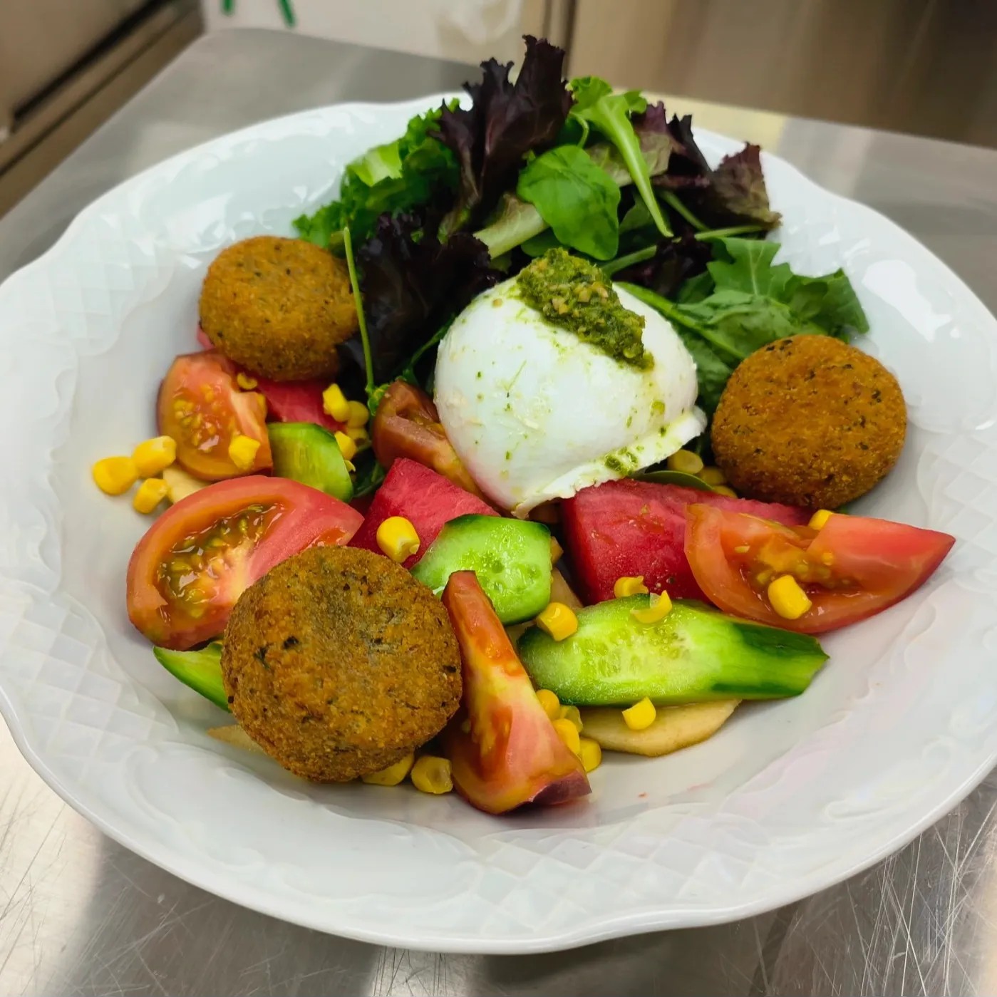 Image alt description