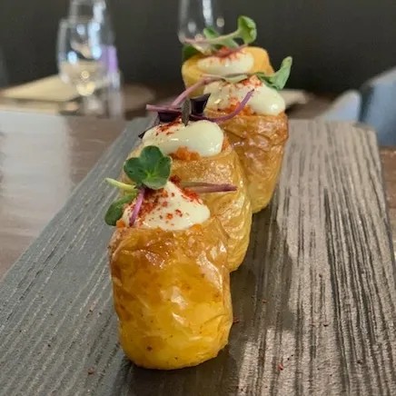 Image alt description