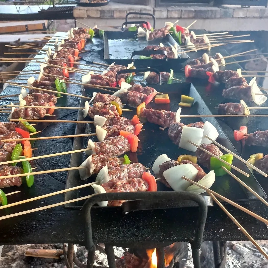 Image alt description