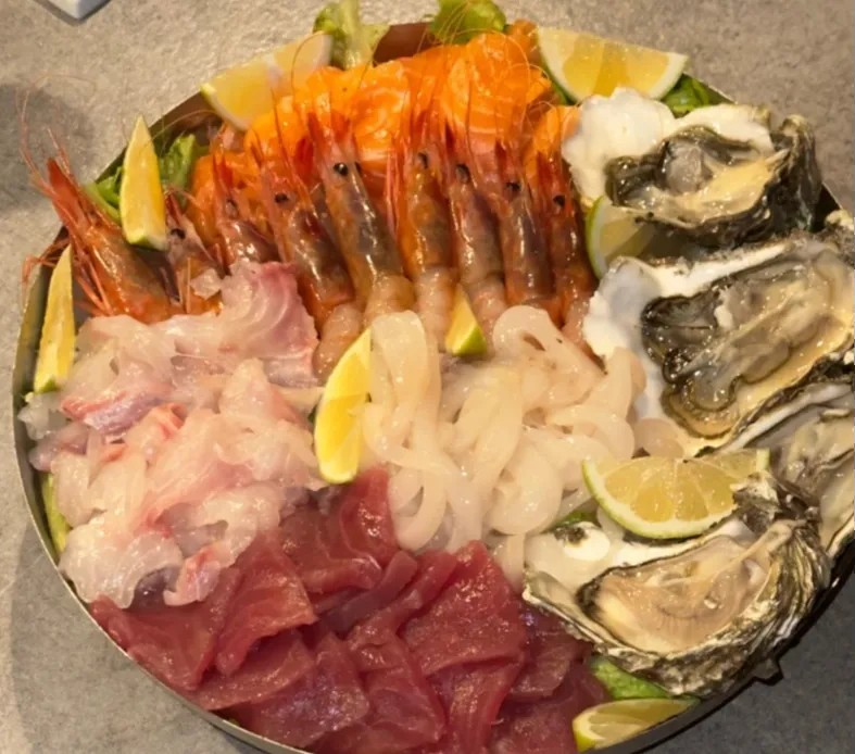 Image alt description