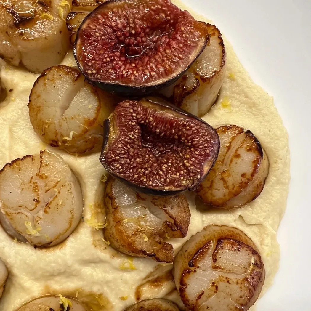 Image alt description