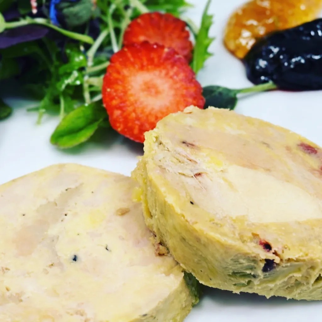 Image alt description