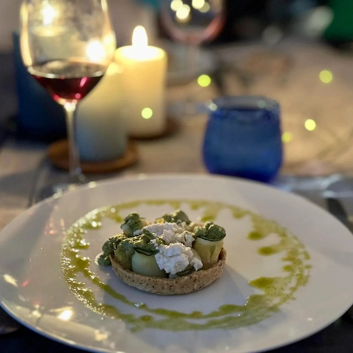 Image alt description