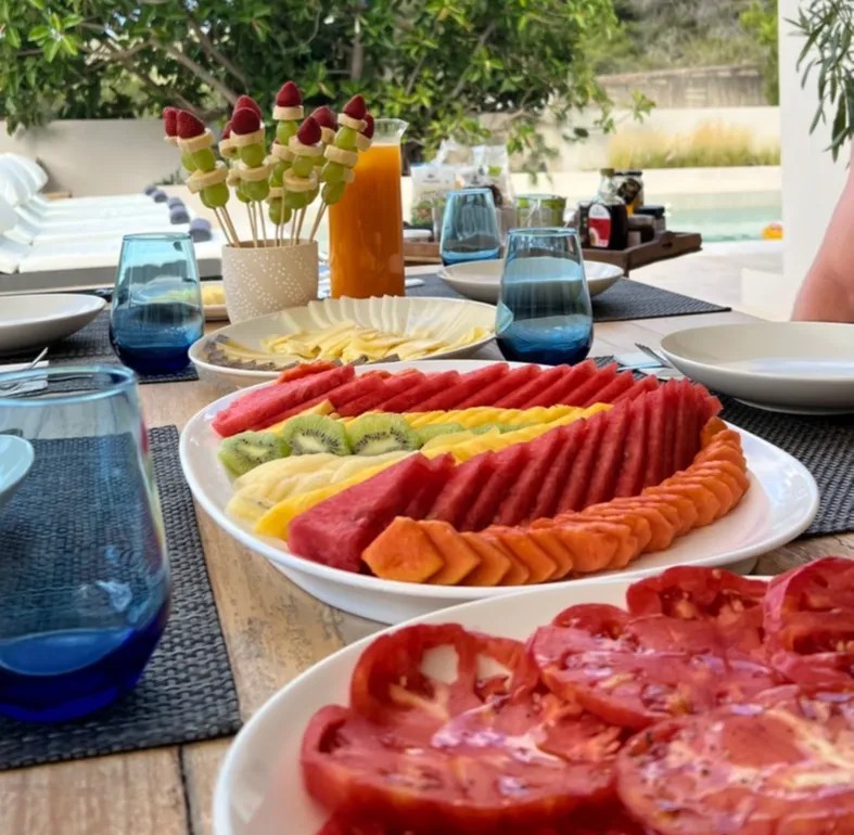 Image alt description