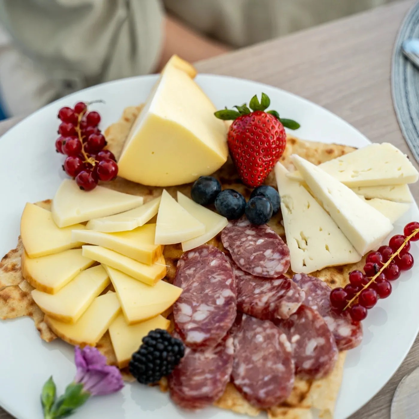 Image alt description