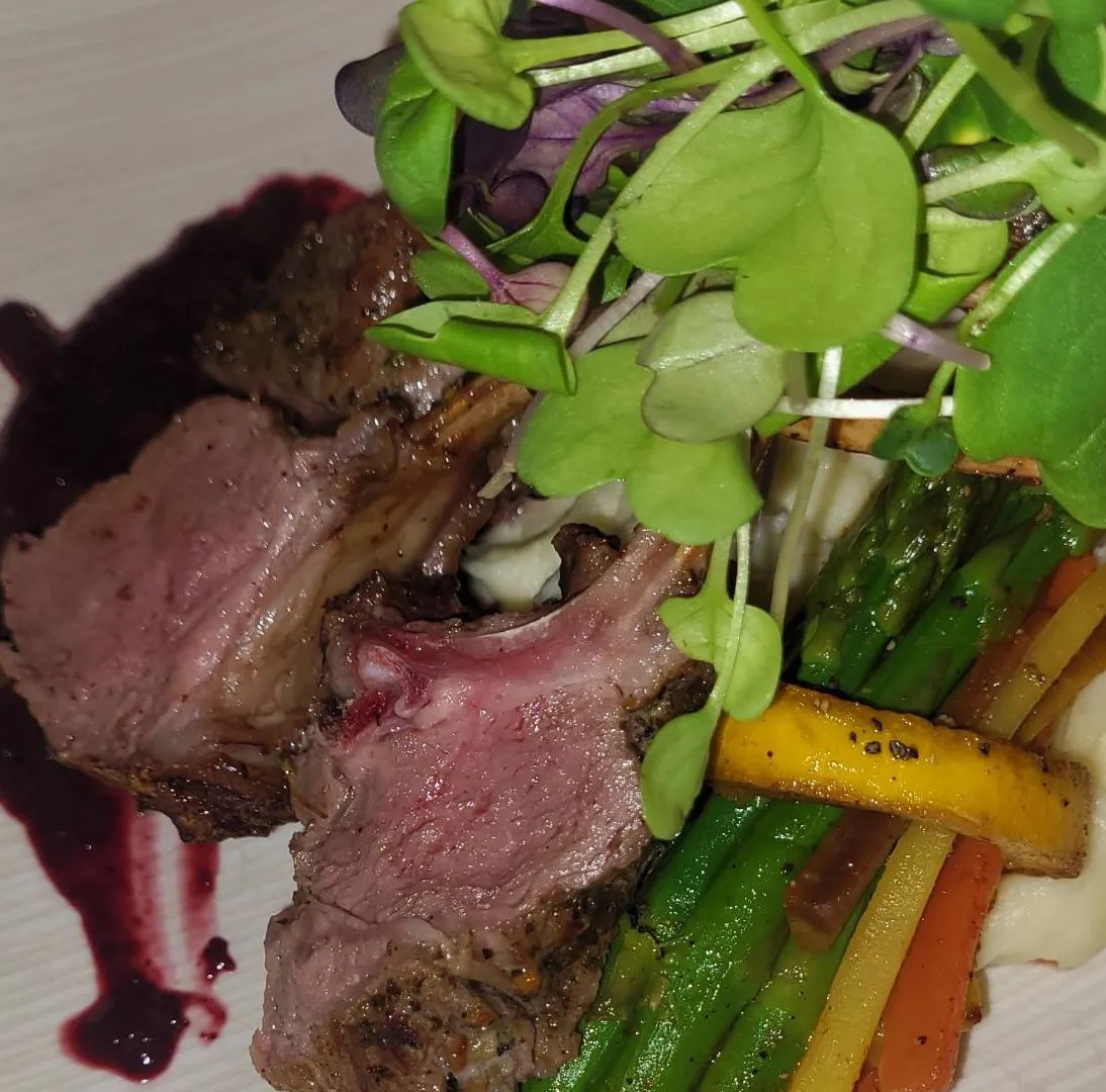 Image alt description