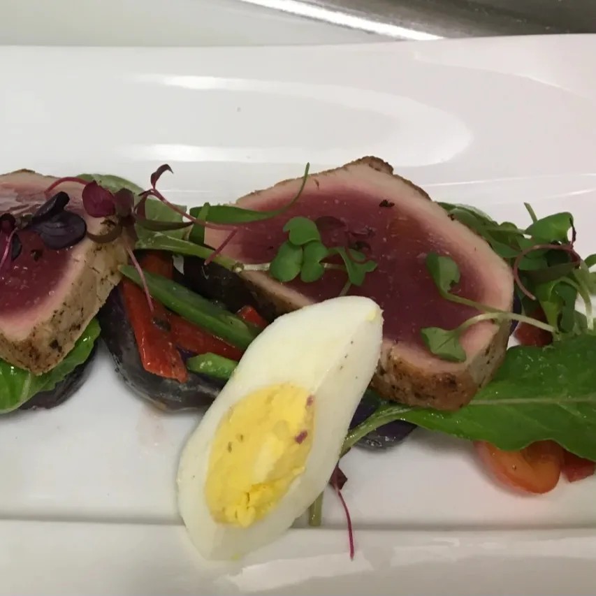 Image alt description