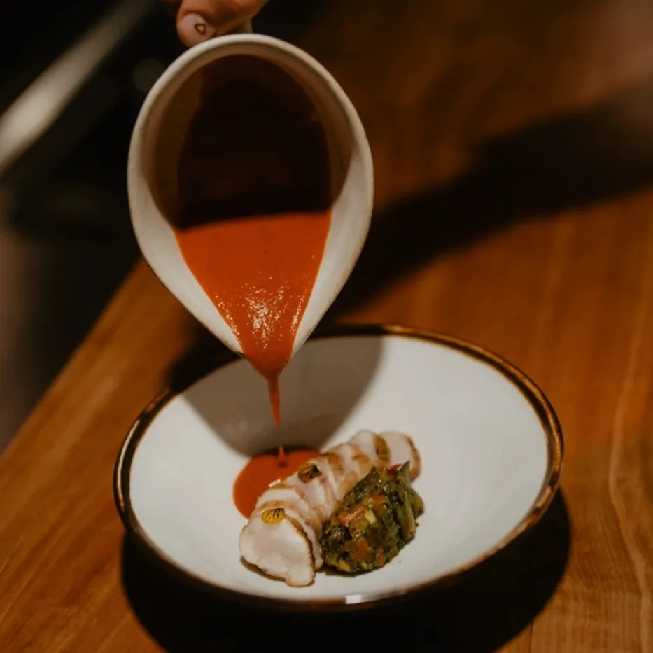 Image alt description