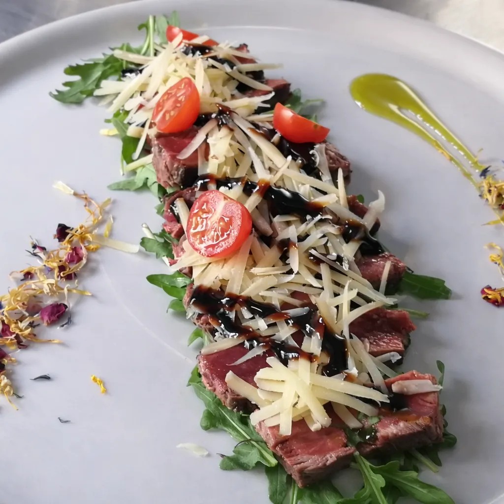 Image alt description