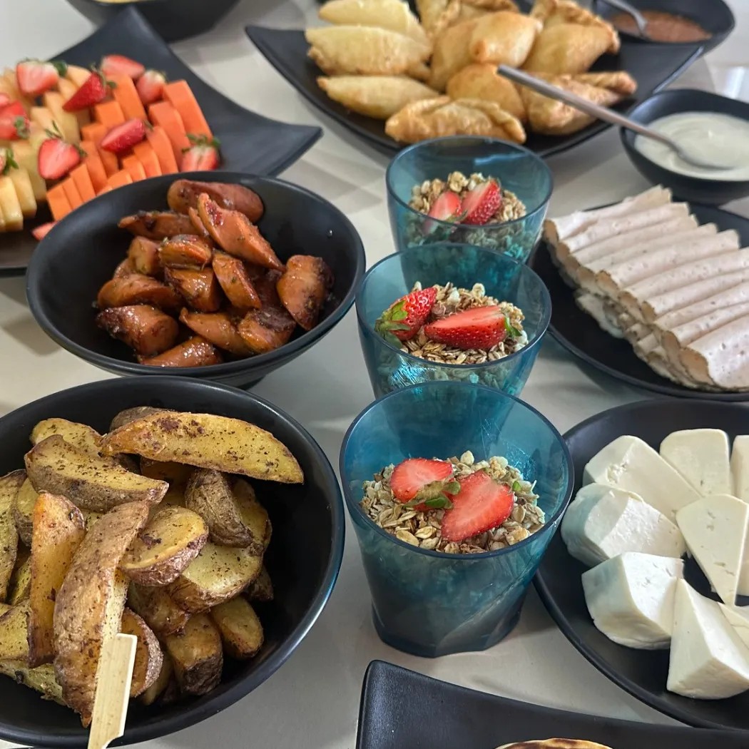 Image alt description