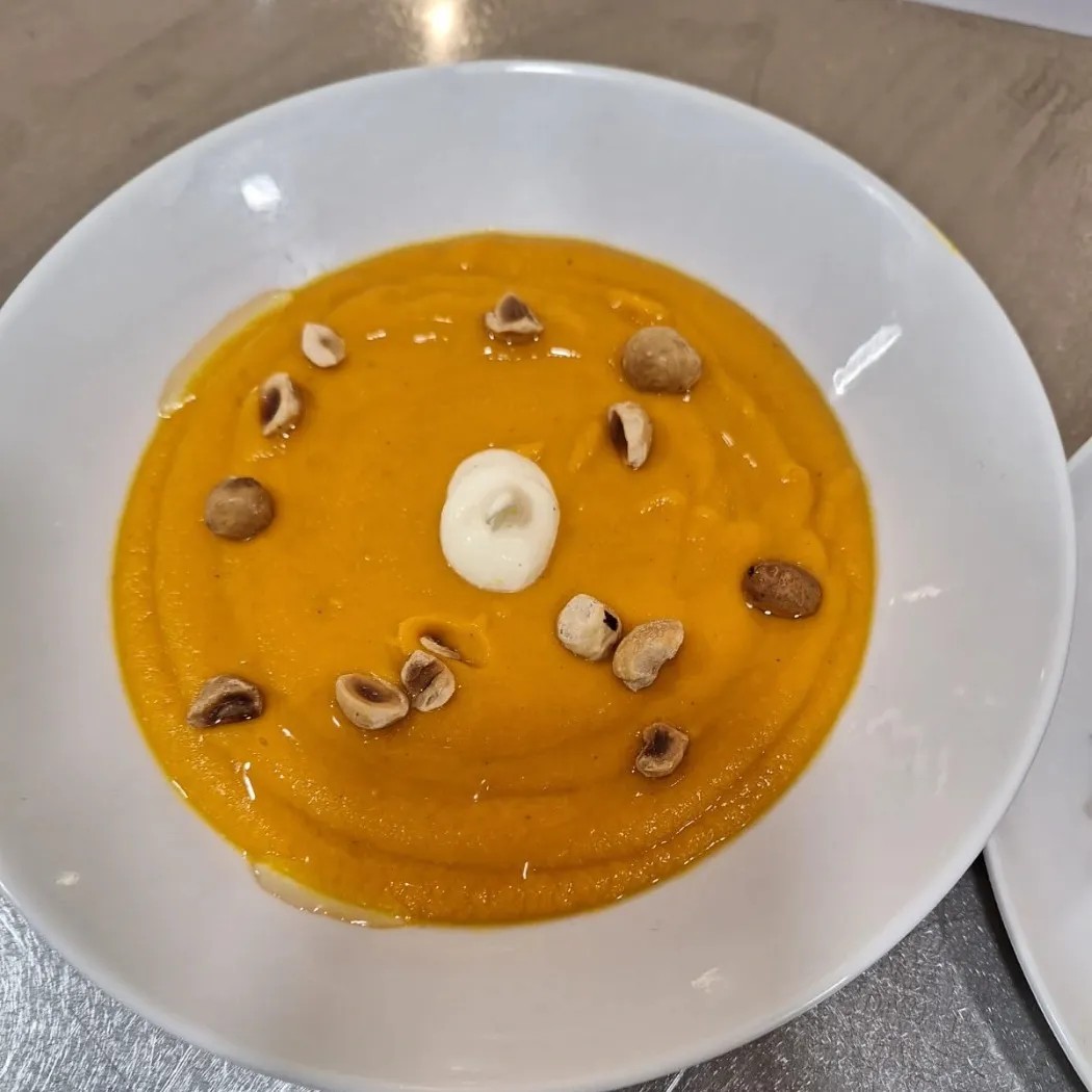 Image alt description