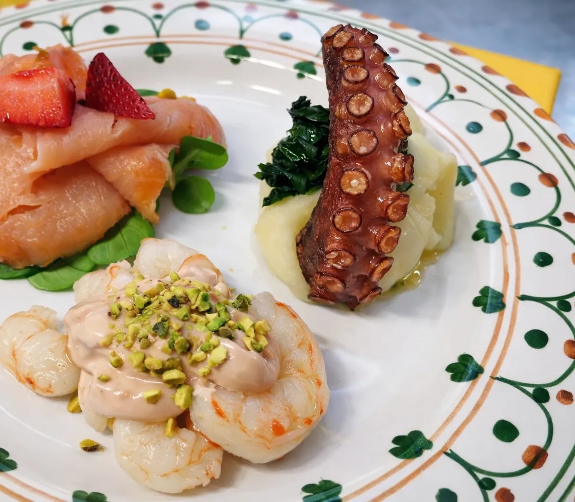 Image alt description