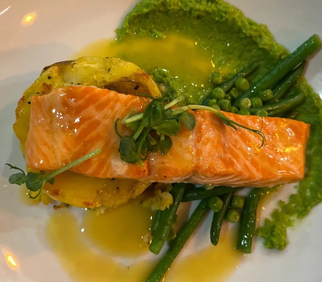 Image alt description