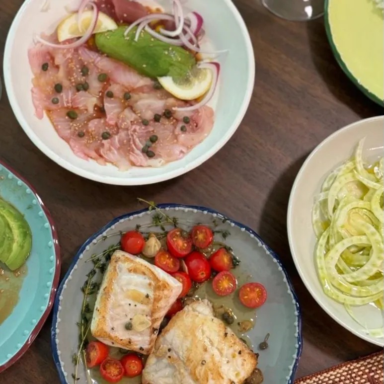 Image alt description