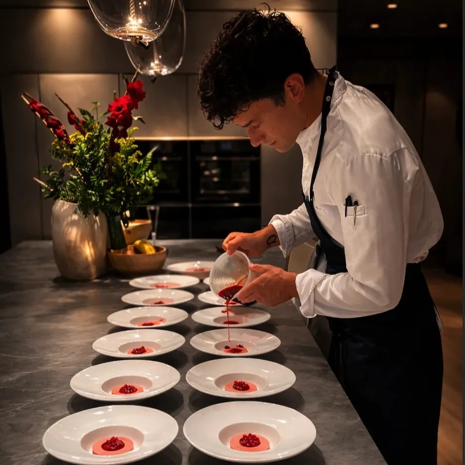 Image alt description