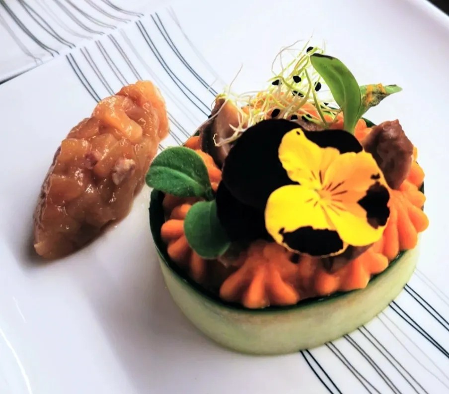 Image alt description