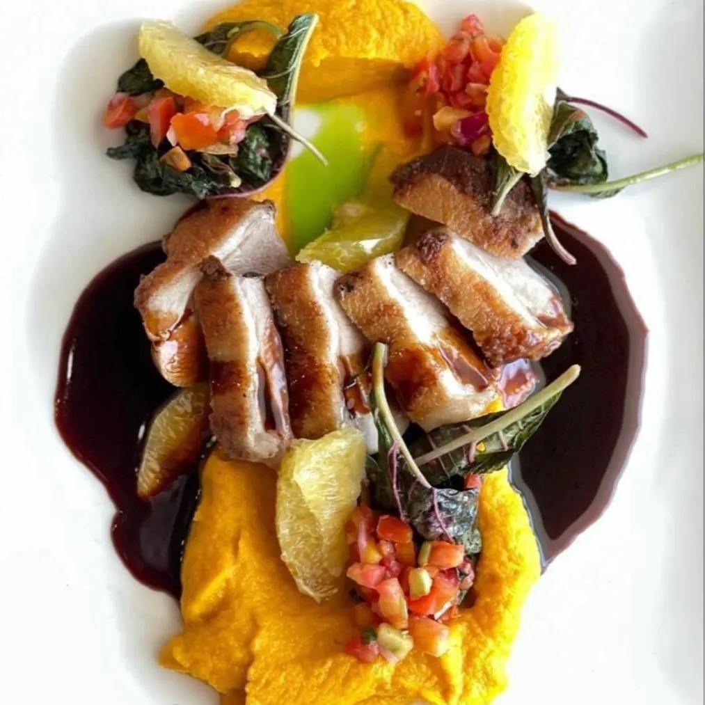 Image alt description