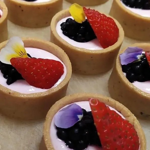 Image alt description