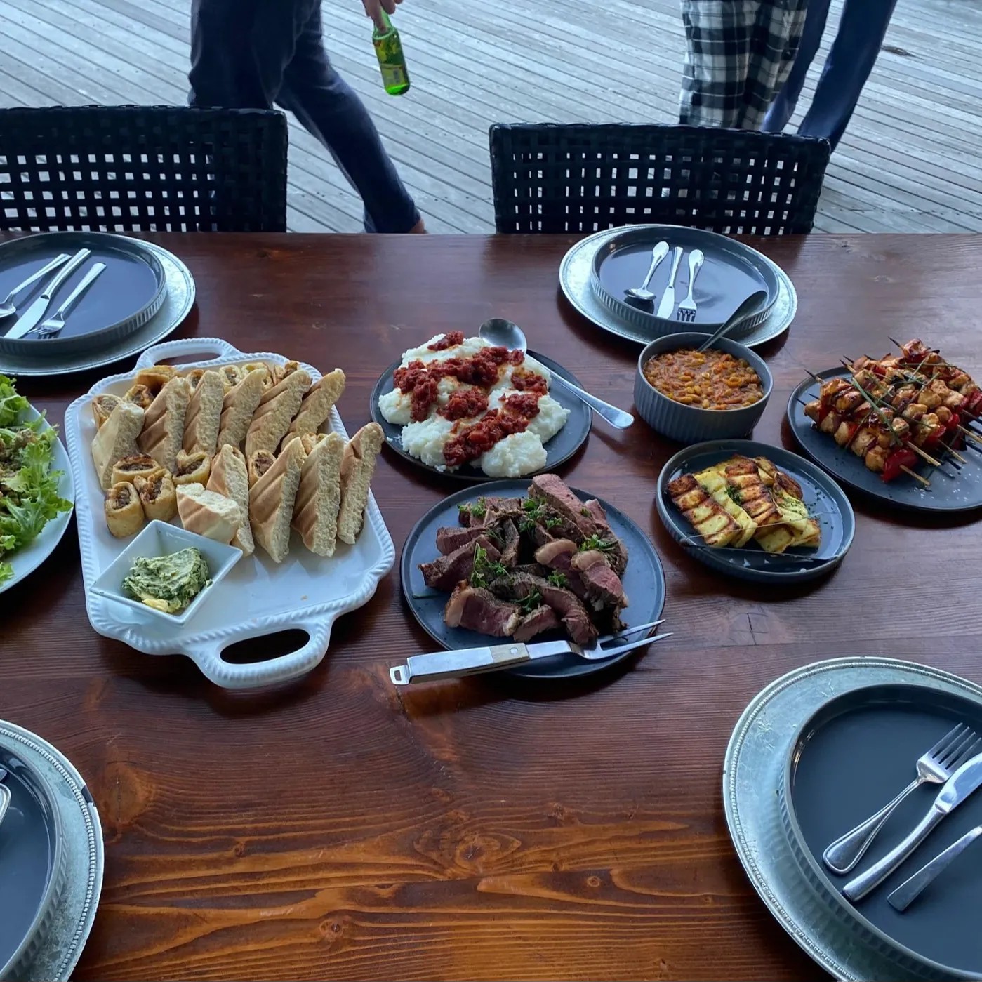 Image alt description