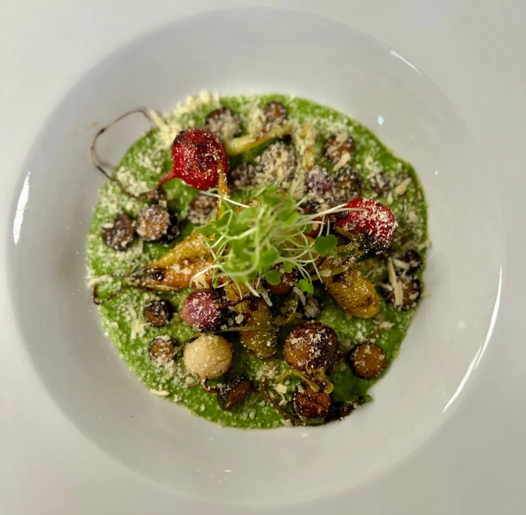 Image alt description