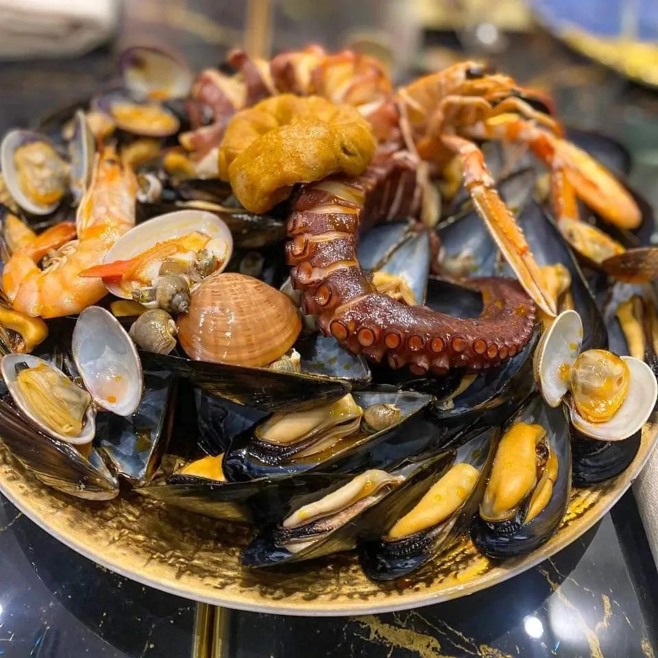 Image alt description