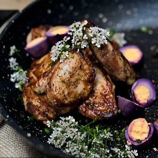 Image alt description