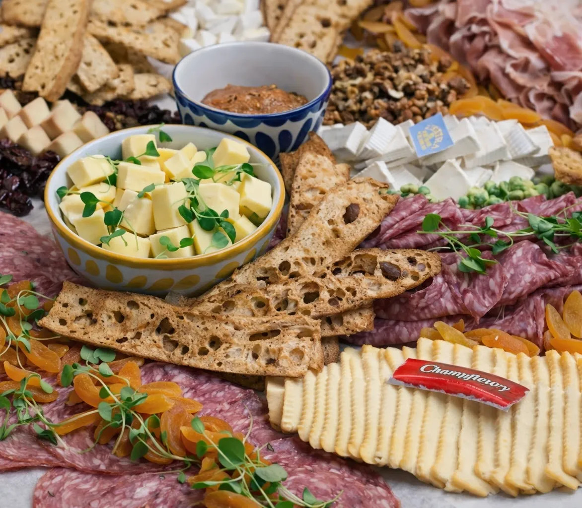 Image alt description