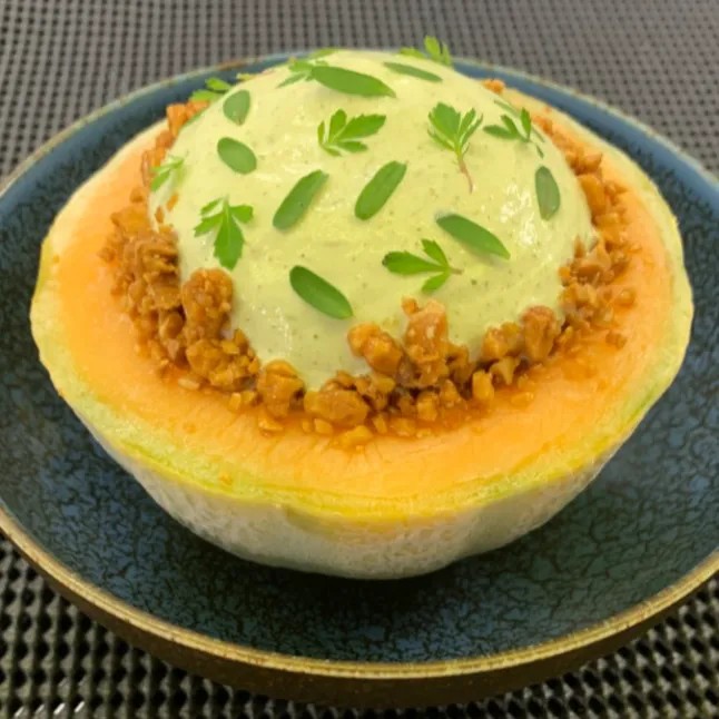 Image alt description