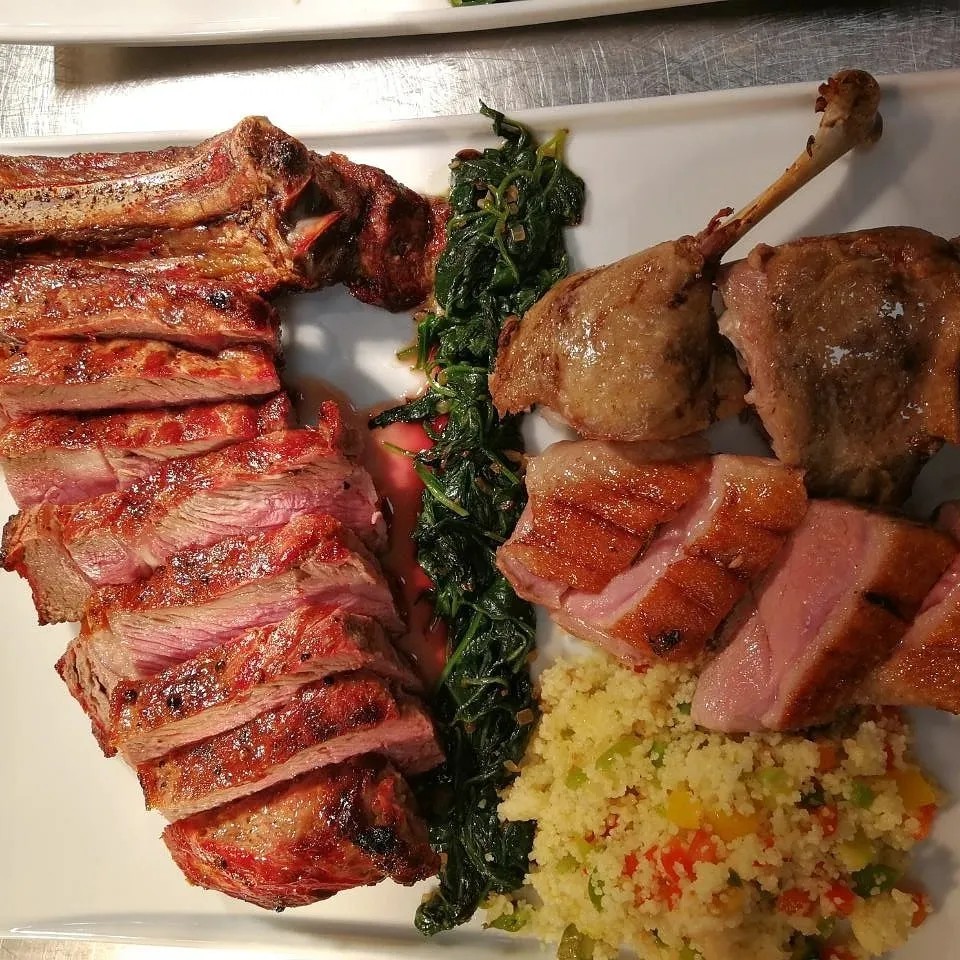 Image alt description