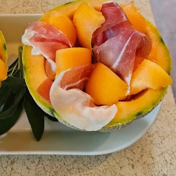 Image alt description