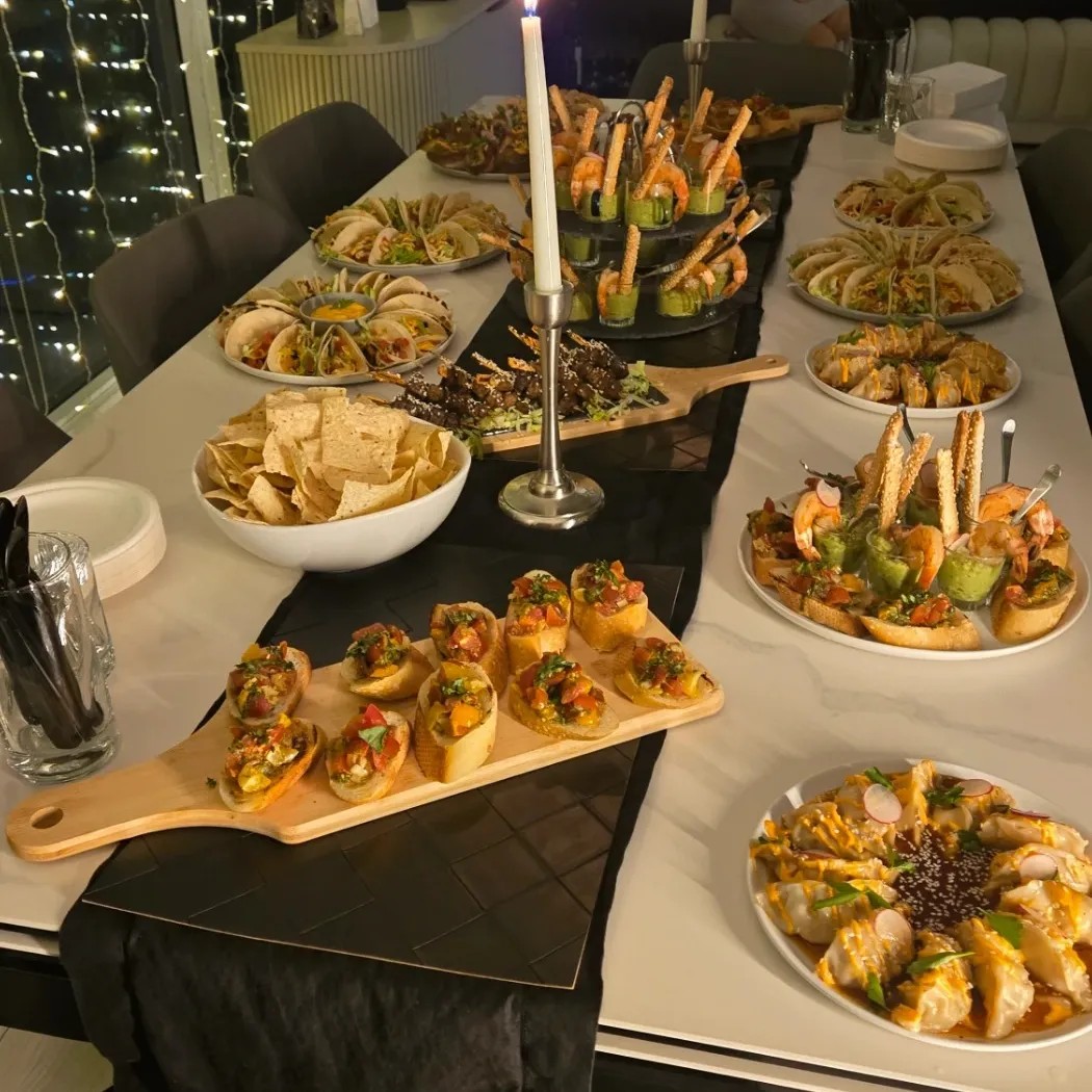 Image alt description