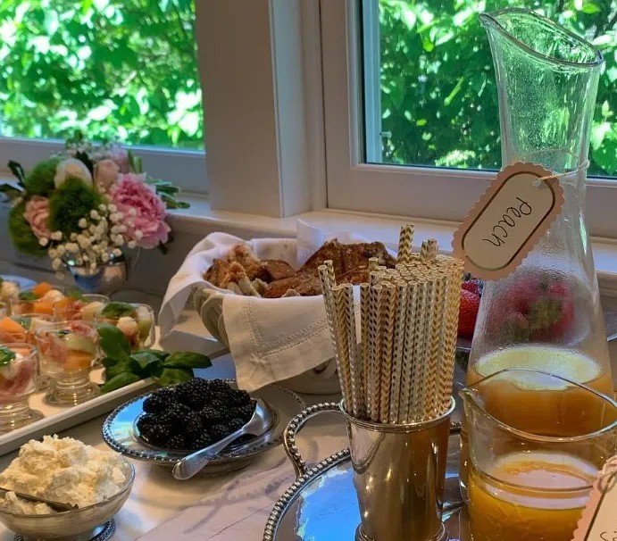 Image alt description