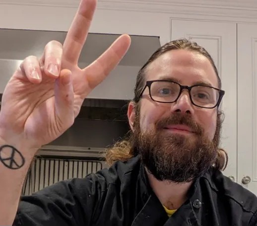 Image alt description